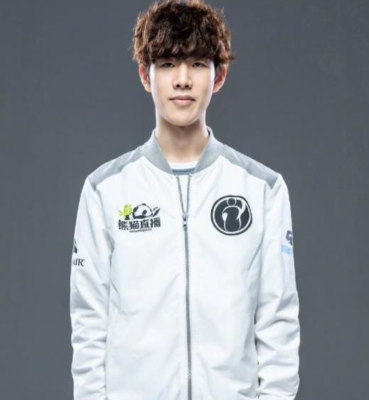 Hang ：对战RNG更多看我们自己，我们自己没什么问题就稳赢的