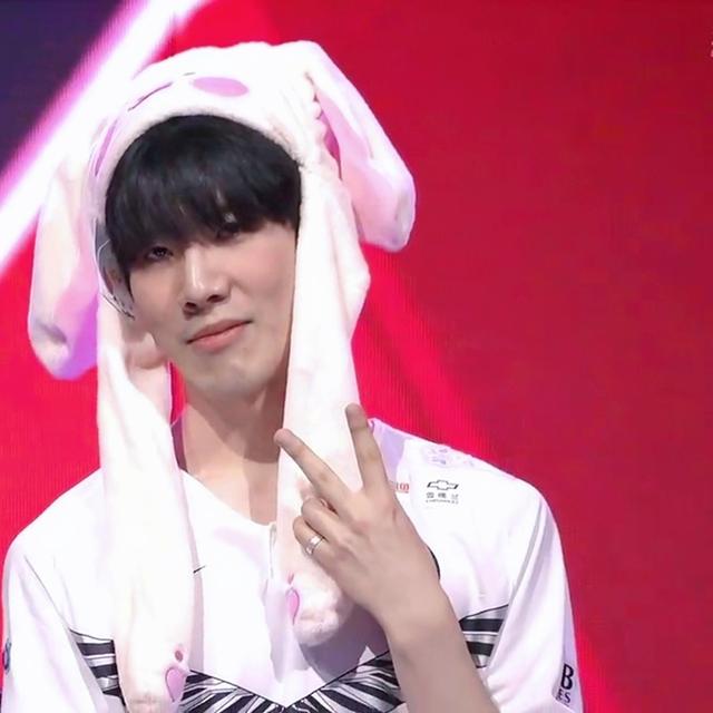 FNC官方：Hylissang将缺席明日对阵EG和CHF的比赛